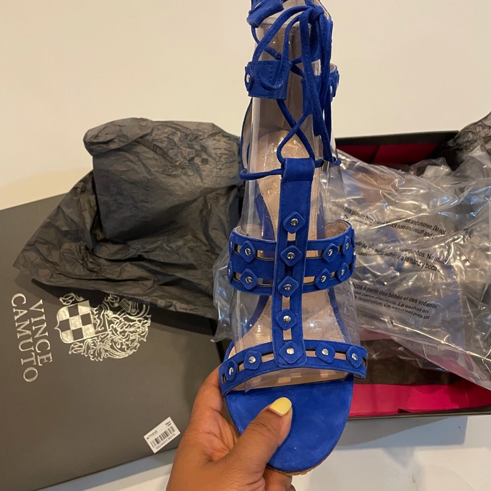 Blue sued Vince camuto sandal heel